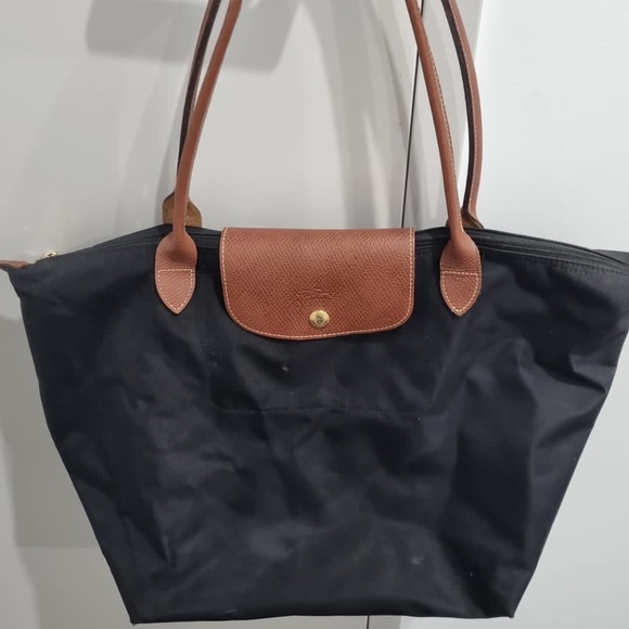 Longchamp Handbags - Longchamp Le Pliage Original Top Handle Bag M